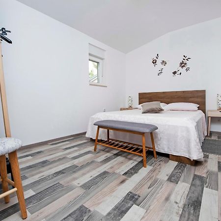 Paola Cozy Apartment Rovinj Bagian luar foto
