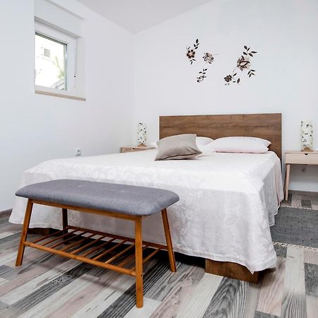Paola Cozy Apartment Rovinj Bagian luar foto