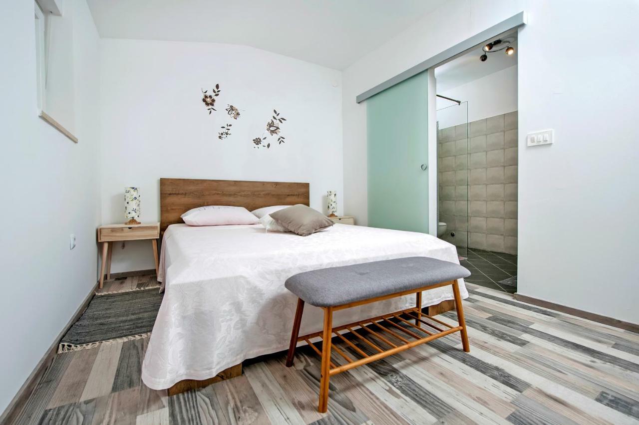 Paola Cozy Apartment Rovinj Bagian luar foto