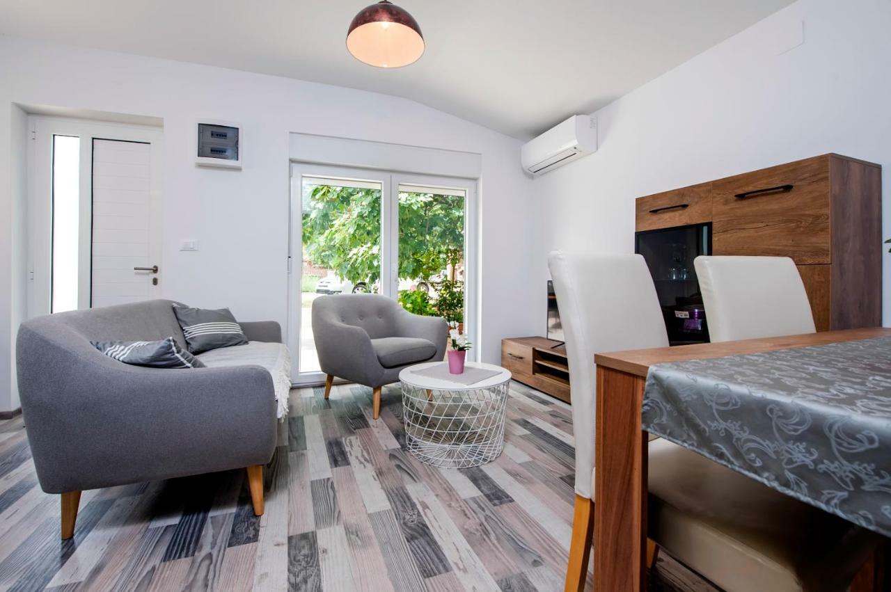 Paola Cozy Apartment Rovinj Bagian luar foto
